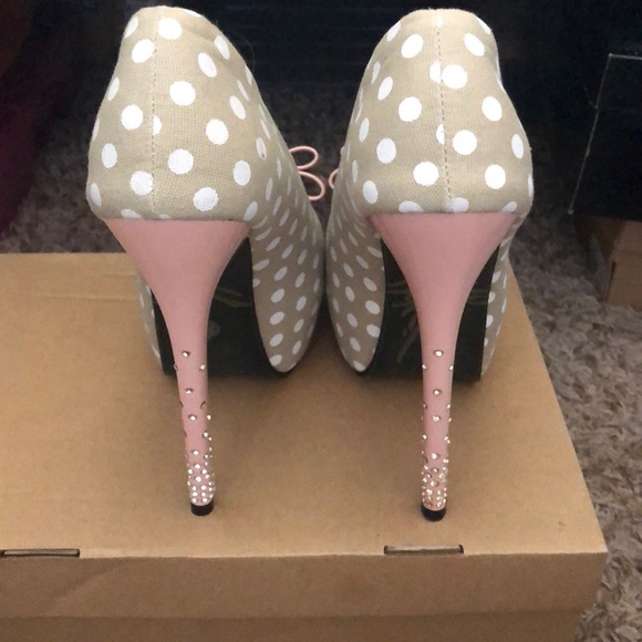 Crape Myrtle Bow Heels - Picture 3 of 4